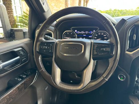 Used 2020 GMC Sierra 2500 Denali w/ Denali Ultimate Package AWD/4WD image 25