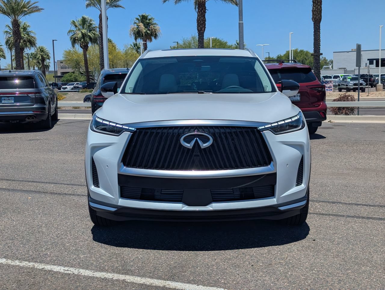 Certified 2027 INFINITI QX60 Luxe w/ Family Package AWD/4WD image 8