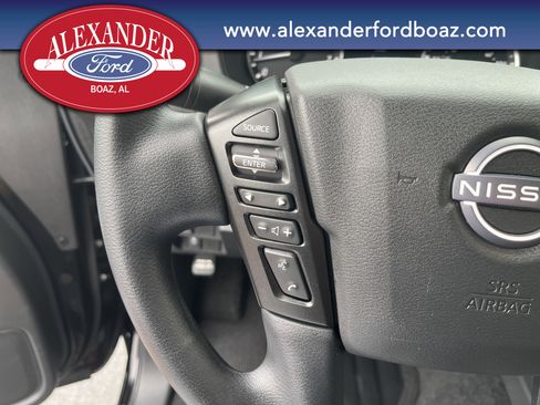 Used 2025 Nissan Frontier SV image 22