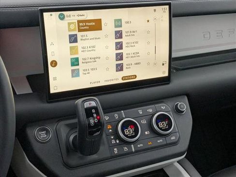 New 2025 Land Rover Defender 90 X-Dynamic SE AWD/4WD image 12