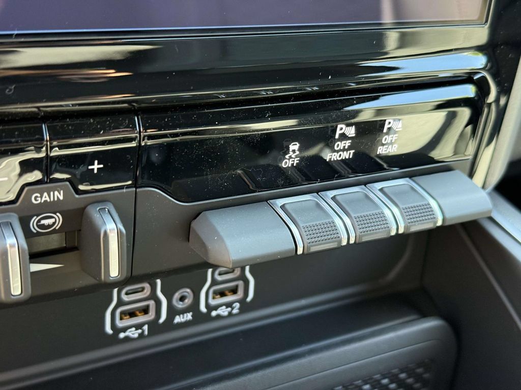 New 2027 RAM 1500 4x4 Crew Cab image 30