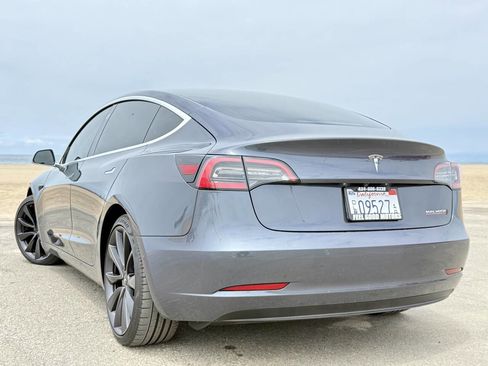Used 2020 Tesla Model 3 Performance image 3