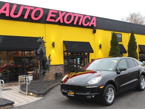 Used 2018 Porsche Macan AWD/4WD image 1