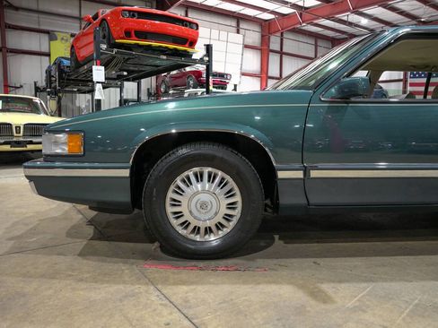 Used 1992 Cadillac De Ville Sedan FWD image 3
