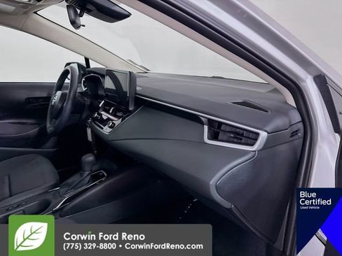 Used 2025 Toyota Corolla LE image 30