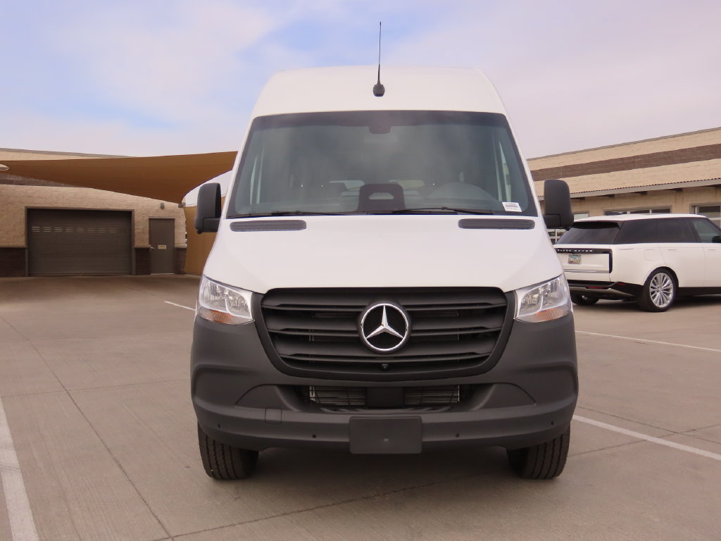 Used 2025 Mercedes-Benz Sprinter 2500 image 2