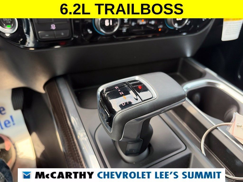 Used 2023 Chevrolet Silverado 1500 LT Trail Boss w/ Convenience Package II AWD/4WD image 10