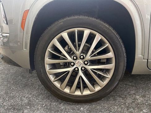 Used 2025 Buick Enclave Avenir w/ Super Cruise Package image 12