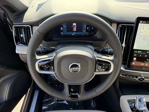New 2026 Volvo XC90 B6 Plus w/ Protection Package Premier image 19