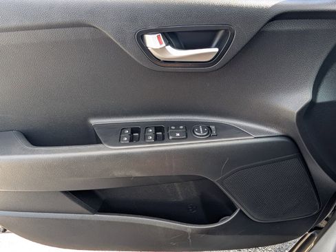 Used 2023 Kia Rio S image 28