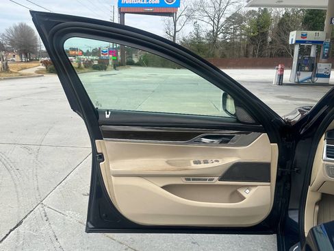 Used 2016 BMW 750i xDrive image 17
