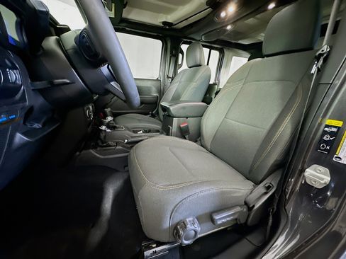 Used 2024 Jeep Wrangler Unlimited AWD/4WD image 13