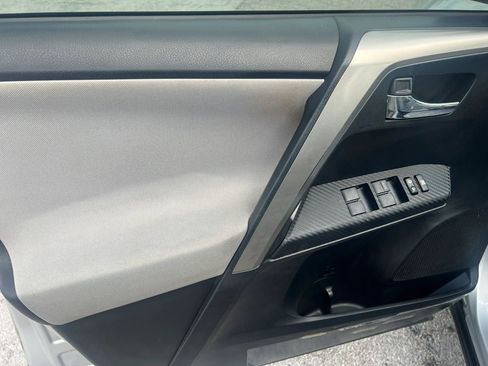 Used 2015 Toyota RAV4 XLE image 23