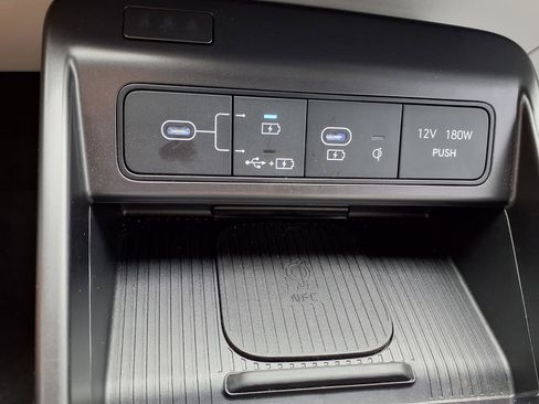 Used 2024 Hyundai Kona SEL w/ Convenience Package FWD image 8