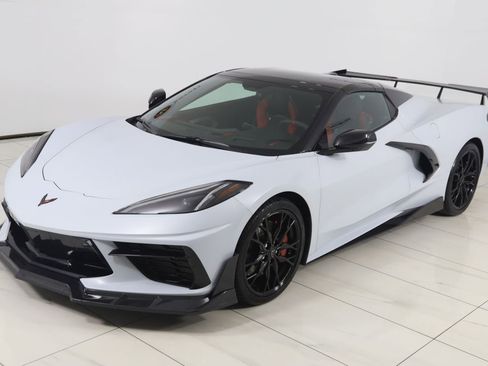Used 2023 Chevrolet Corvette Stingray Premium Conv w/ Z51 Performance Package RWD image 30