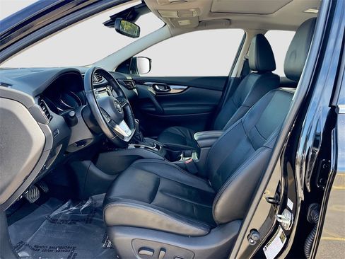 Used 2021 Nissan Rogue Sport SL w/ Premium Package image 21