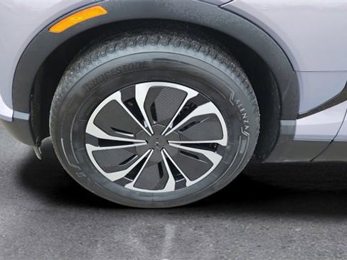 Used 2024 Chevrolet Blazer EV LT image 19