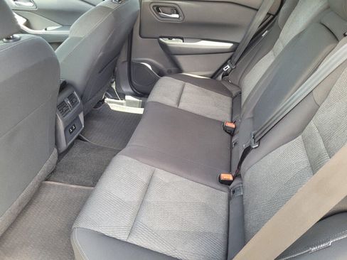 Used 2024 Nissan Rogue SV FWD image 17