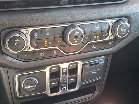 Certified 2024 Jeep Gladiator Sport image 15