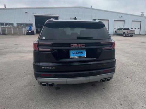 Used 2025 GMC Acadia Elevation image 7