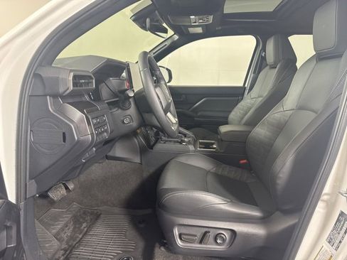 Used 2025 Toyota 4Runner TRD Off-Road Premium image 11