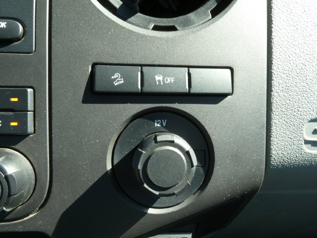 Used 2015 Ford F250 XL w/ Power Equipment Group AWD/4WD image 27