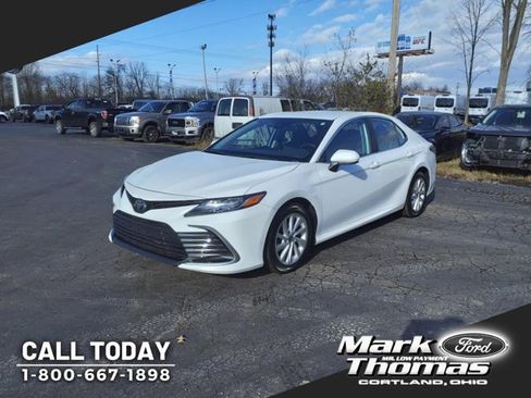 Used 2022 Toyota Camry LE image 1