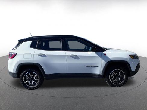 Used 2025 Jeep Compass Trailhawk image 16