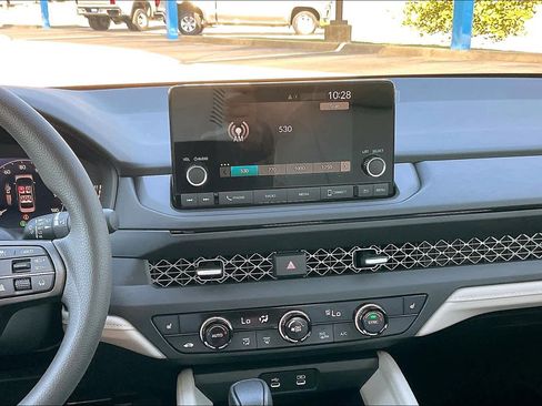 Certified 2025 Honda Accord SE image 6