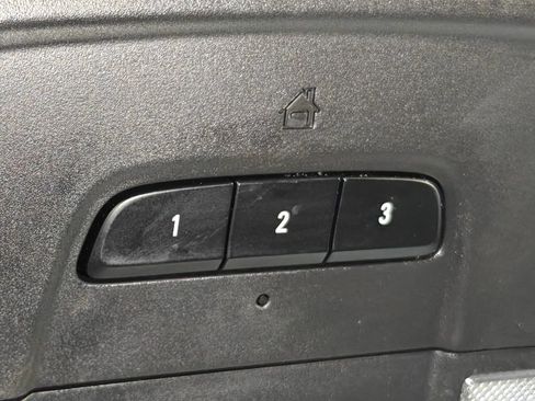 Used 2022 Chevrolet Traverse LT AWD/4WD image 10