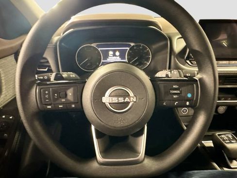 Used 2023 Nissan Rogue SV AWD/4WD image 11