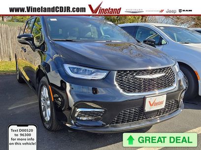 New 2026 Chrysler Pacifica Select