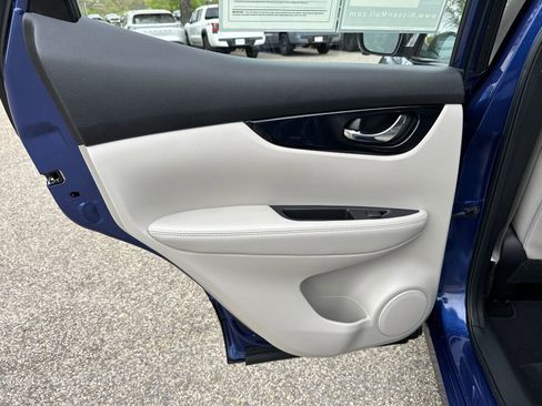 Certified 2019 Nissan Rogue Sport SL w/ Premium Package image 20