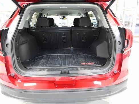 Used 2023 GMC Terrain SLE w/ Driver Convenience Package image 25