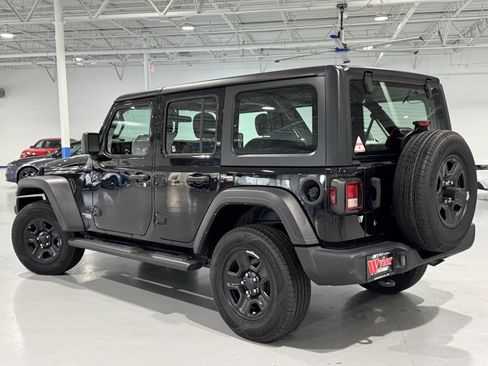 Used 2021 Jeep Wrangler Unlimited Sport image 17