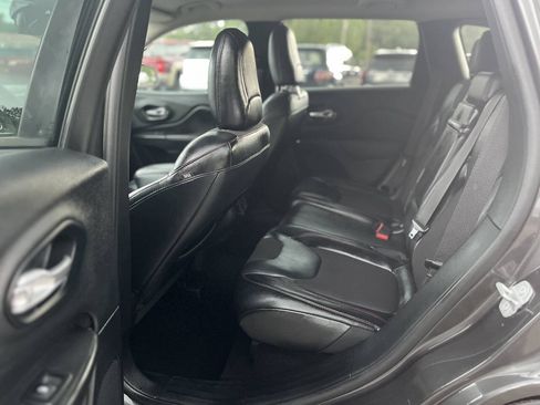 Used 2014 Jeep Cherokee Trailhawk w/ Comfort/Convenience Group AWD/4WD image 17