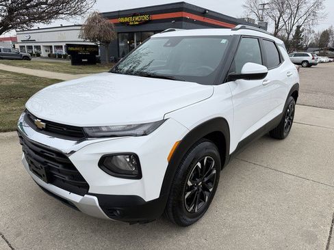 Used 2021 Chevrolet TrailBlazer LT image 1