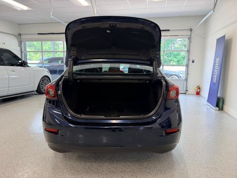Used 2018 MAZDA MAZDA3 Grand Touring w/ Premium Equipment Package FWD image 29