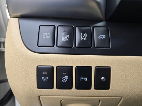 Used 2014 Toyota Highlander Limited Platinum AWD/4WD image 39