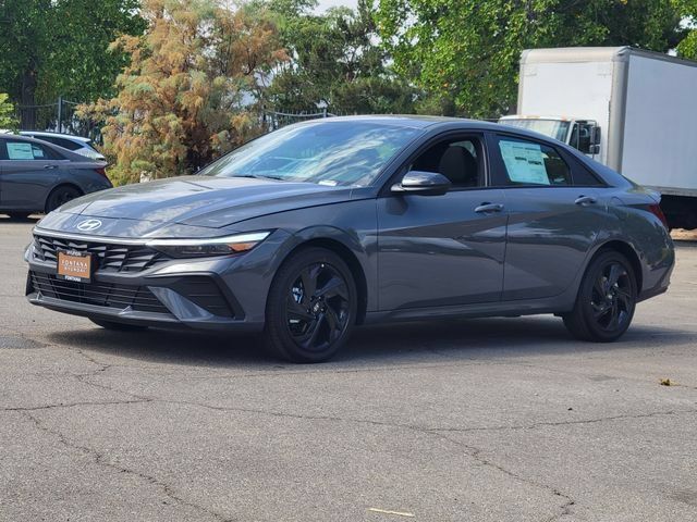 New 2026 Hyundai Elantra SEL Sport FWD image 2