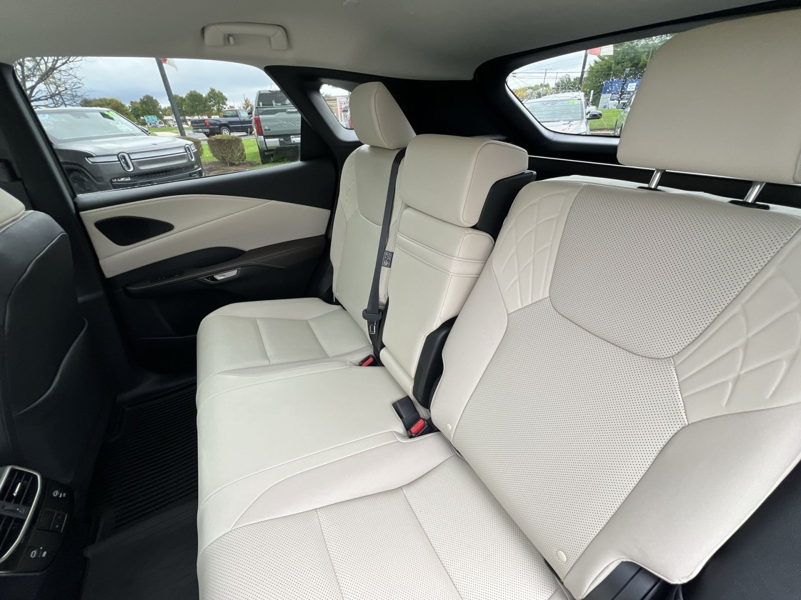 Used 2024 Lexus RX 350 Premium w/ Cold Area Package AWD/4WD image 24
