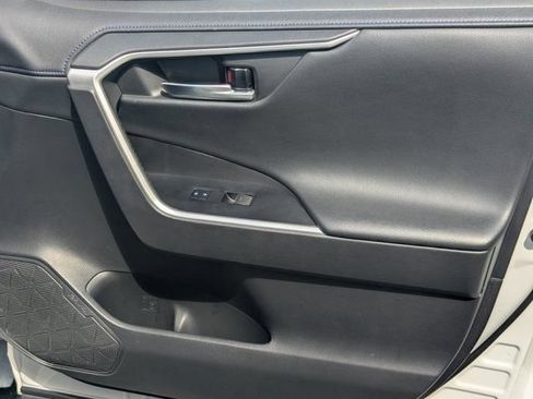 Used 2022 Toyota RAV4 XSE AWD/4WD image 13