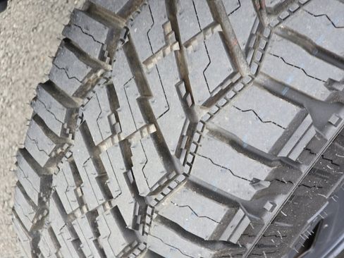 Used 2020 Jeep Gladiator Sport image 31