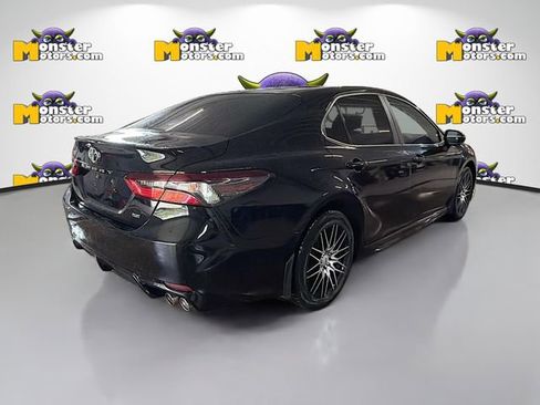 Used 2021 Toyota Camry SE FWD image 4