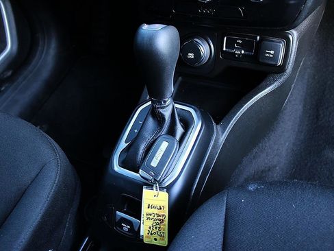 Used 2020 Jeep Renegade Sport w/ Sport Appearance Group AWD/4WD image 20