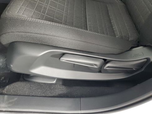 New 2026 Honda HR-V LX image 33