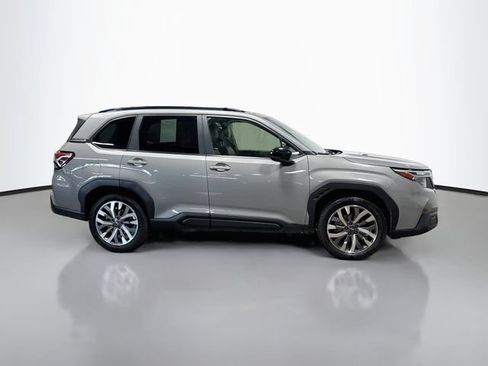 Used 2025 Subaru Forester Touring AWD/4WD image 5