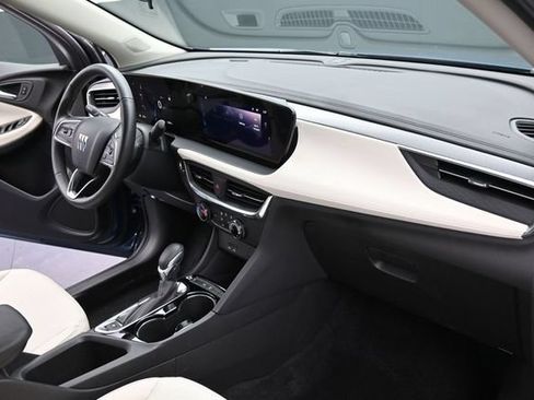 Used 2025 Buick Encore GX Preferred FWD image 38