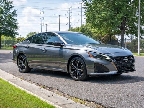 Used 2024 Nissan Altima 2.5 SR FWD image 4