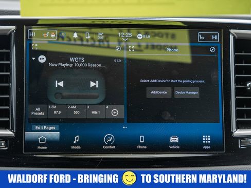 Used 2024 Chrysler Pacifica Touring-L image 23